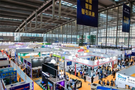 2019深圳教育装备博览会，新型课桌椅同心筑梦科学未来