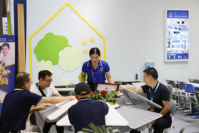 同心筑梦 科教领航｜博仕有成携三防正姿普及方案亮相2019深圳教育装备博览会(图3)