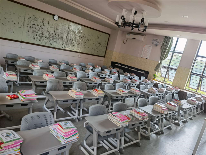 民顺小学用上了博仕有成三防正姿课桌椅