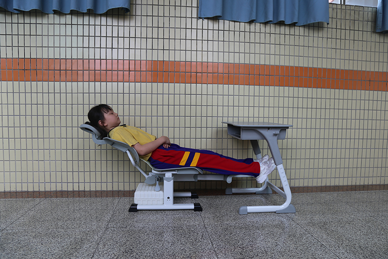 博仕有成午休课桌椅进驻东莞市金凤凰小学(图5)